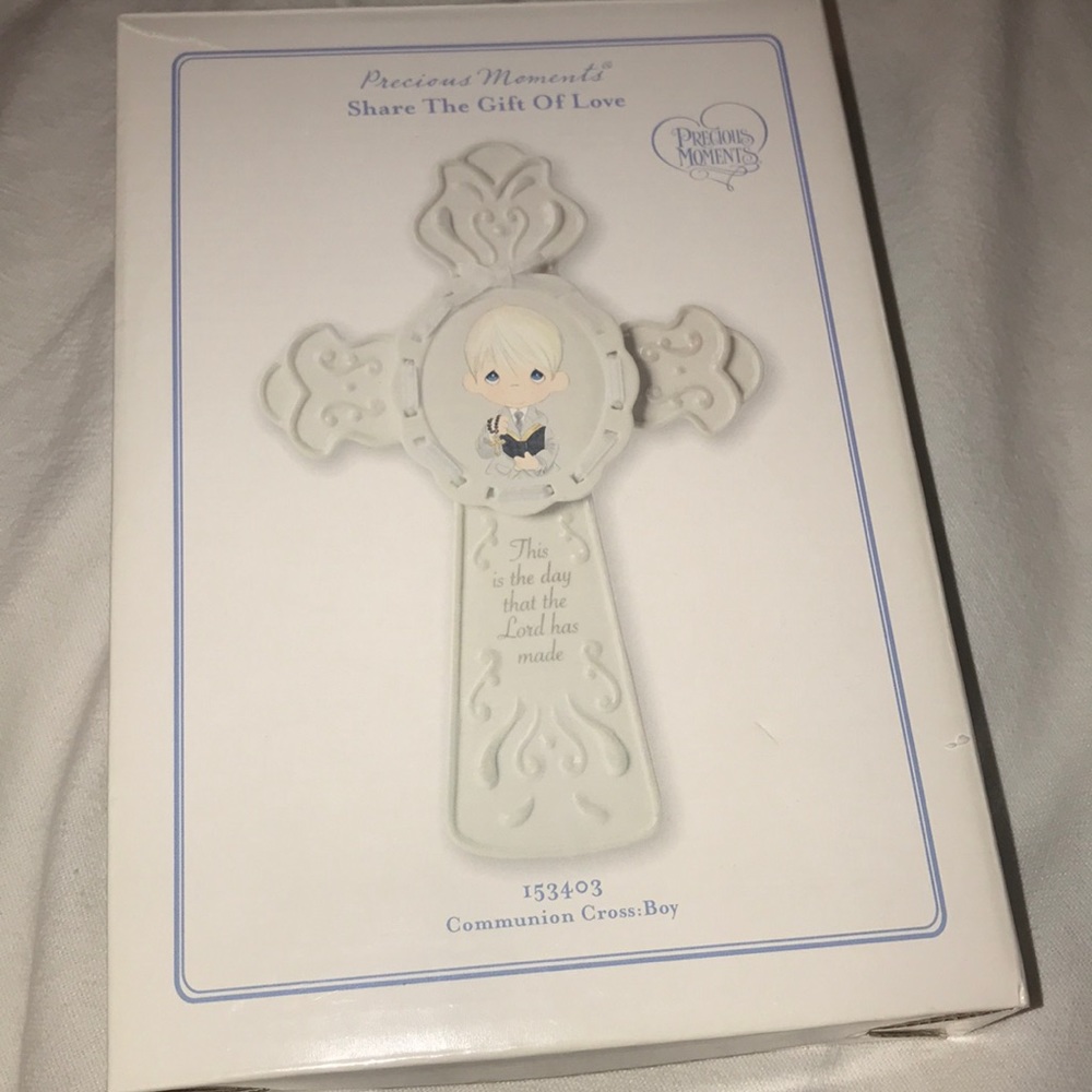Precious Moments Share Gift of Love Cross